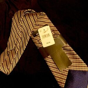 Jones’s New York tie new with tages